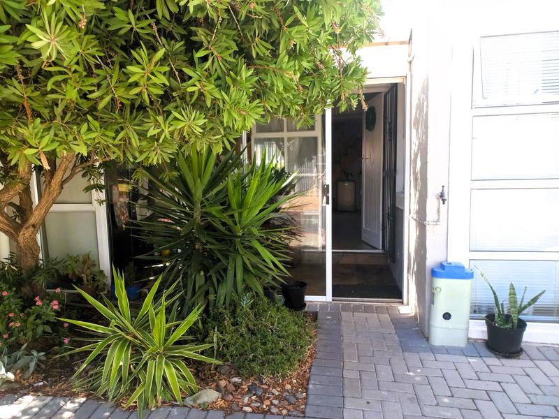 4 Bedroom Property for Sale in Guldenland Western Cape